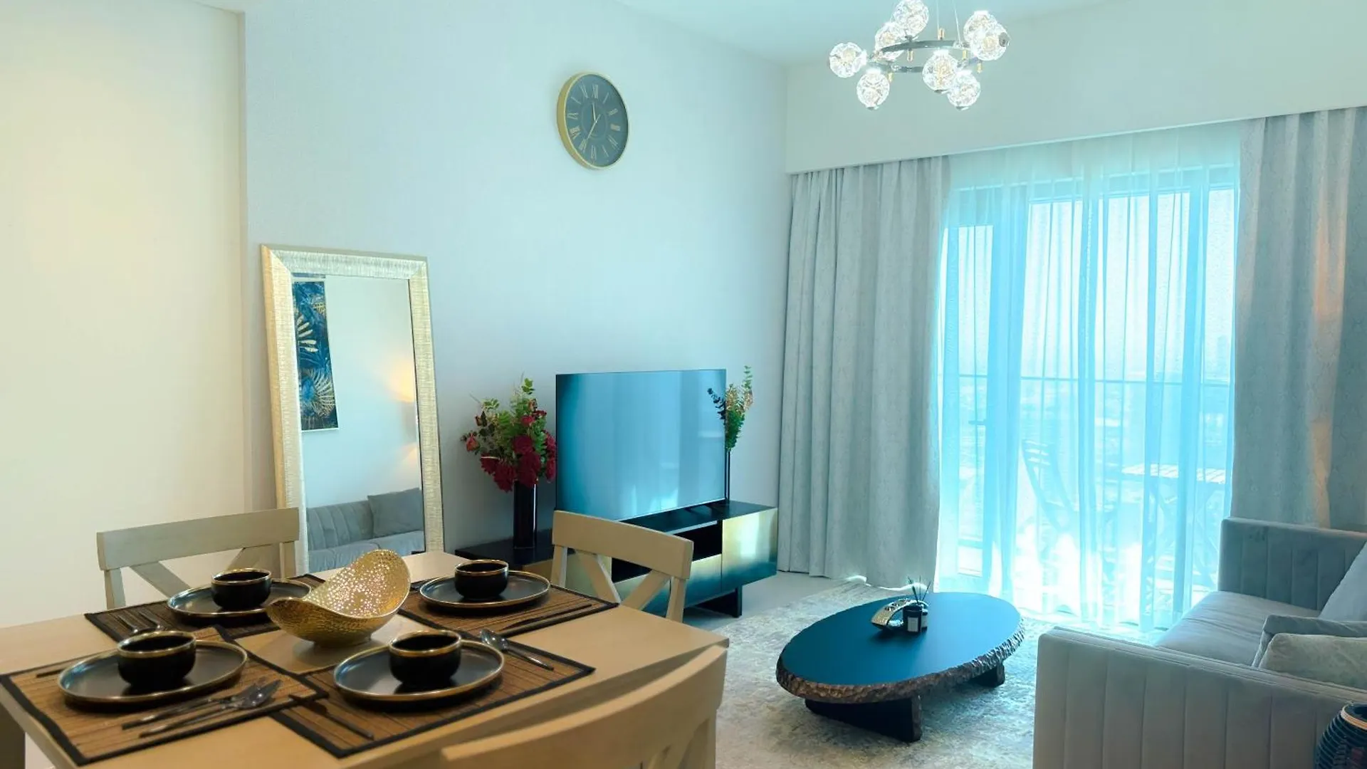 Ina Homes - Burj Royal 1 Bedroom Stylish Apartment Dubai