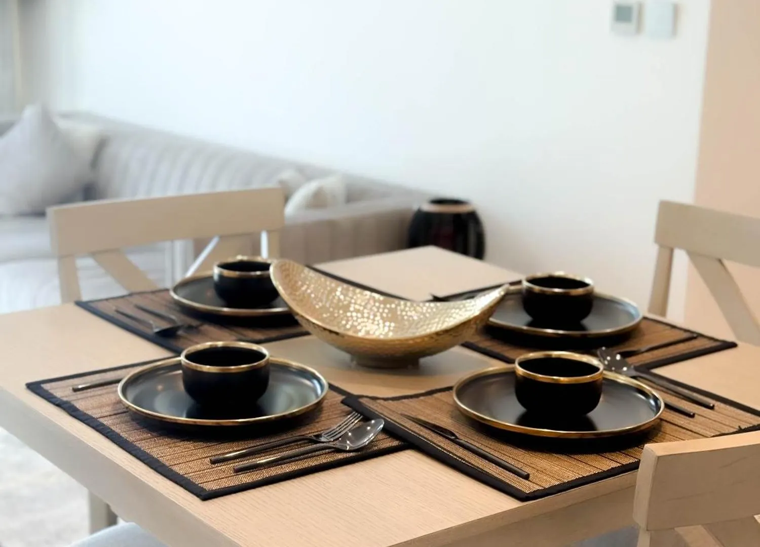 Ina Homes - Burj Royal 1 Bedroom Stylish Apartment Dubai